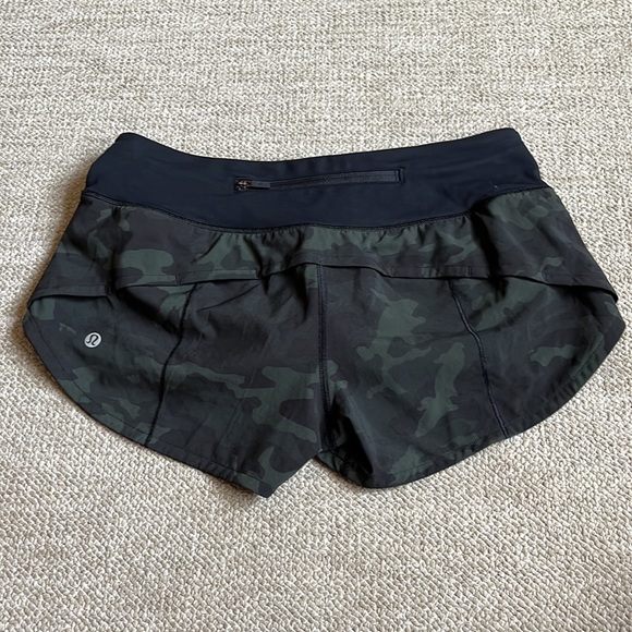 Hottie hot Lululemon low rise shorts - Picture 2 of 4